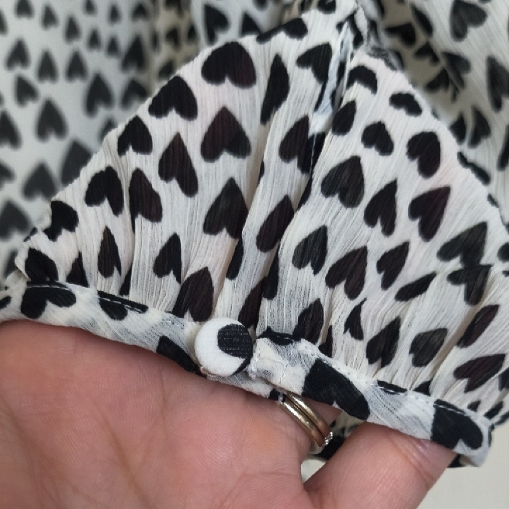 Apt. 9 Monochrome Heart Print Blouse - Picture 13 of 13